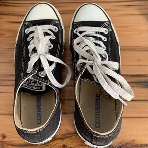 - Black all star converses